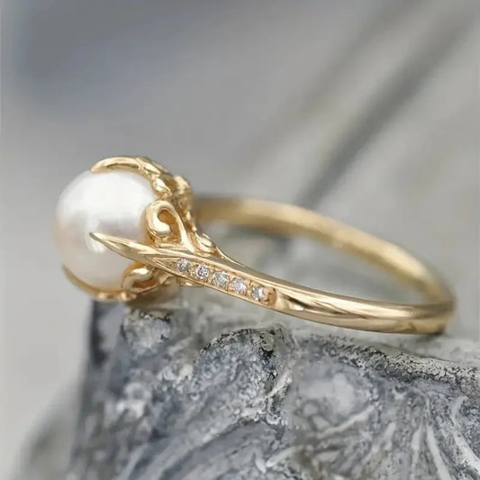 Retro Exquisite Gold-plated Ring Niche